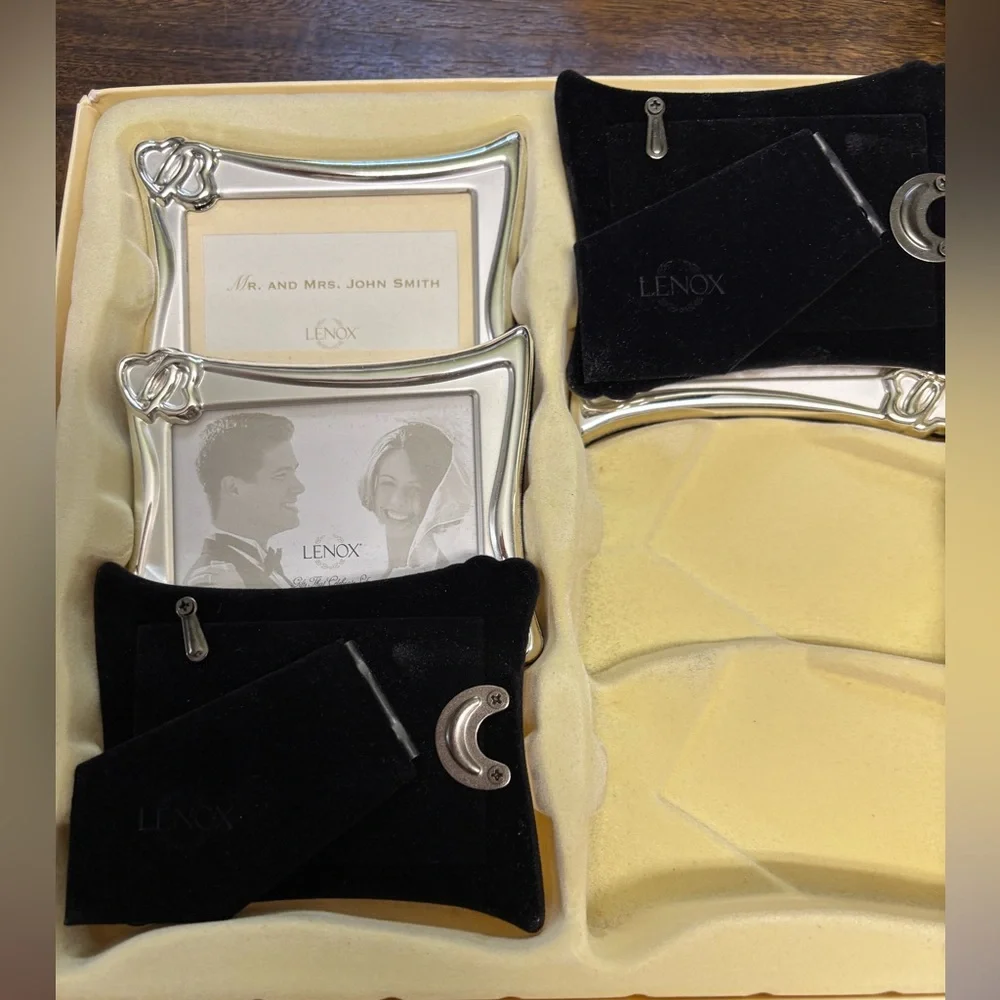 LENOX 5 piece Placecard Holders/Frames‎